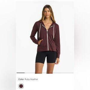 Vuori Halo Performance Hoodie 2.0 size small. Ruby Heather color.
